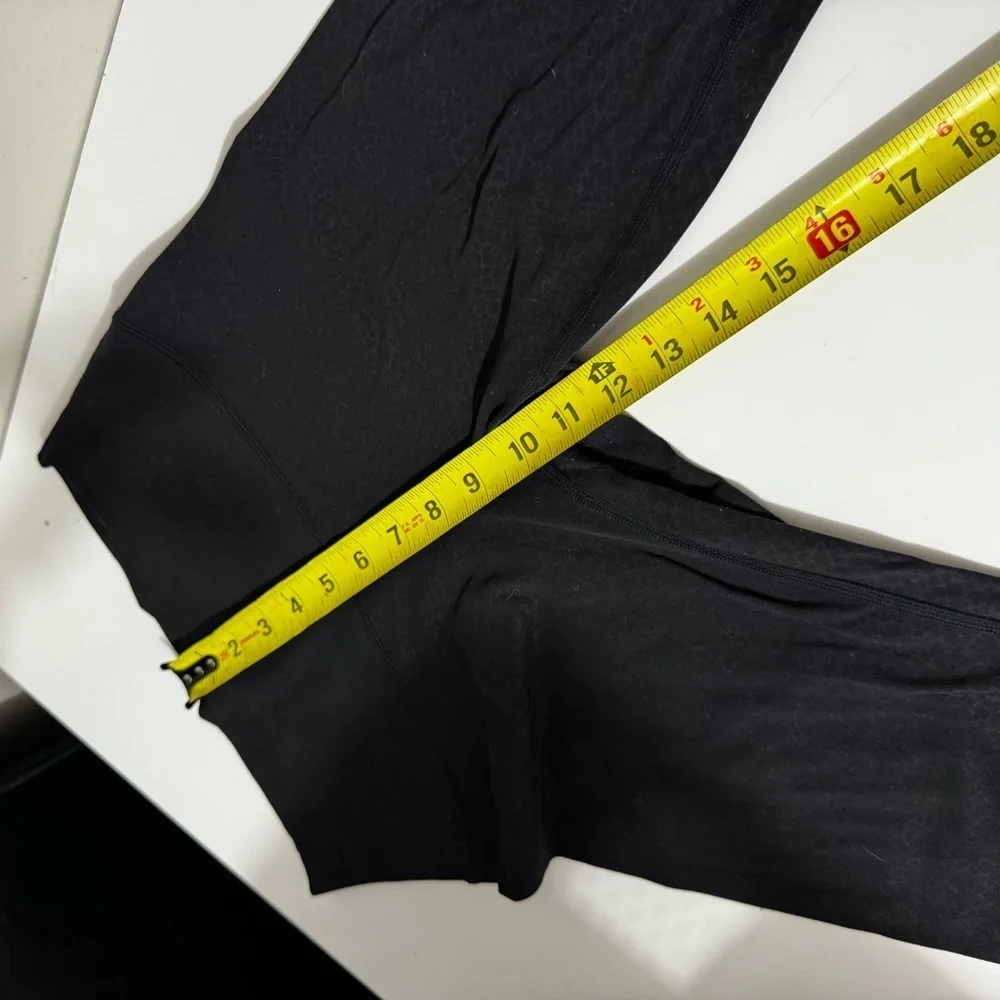 Lululemon align Black and gray pattern High-Waisted cropped yoga Leggings 6